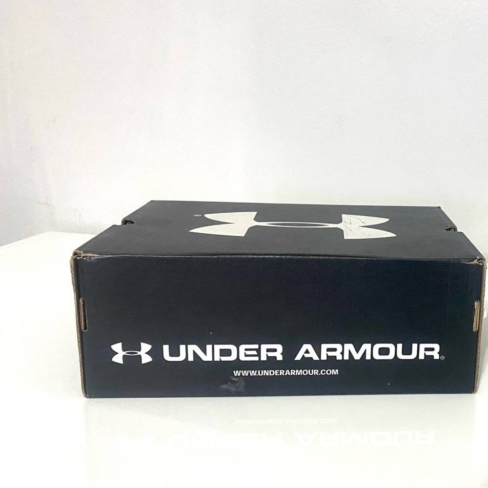 NWT Under Armour Women's Black Running Shoes - Picture 9 of 11